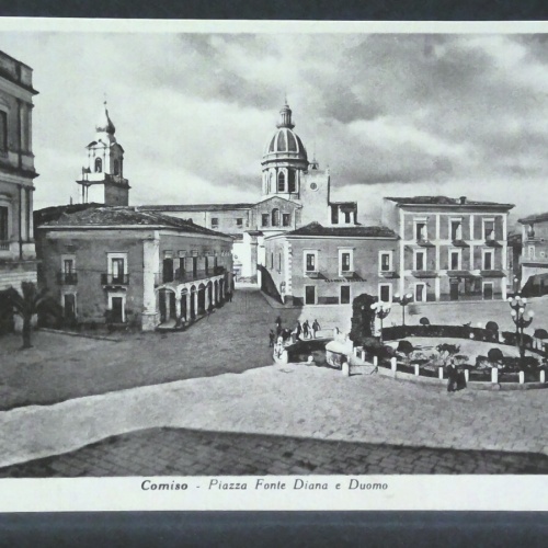 Comiso Piazza Fonte Diana e Duomo JW 402947 F