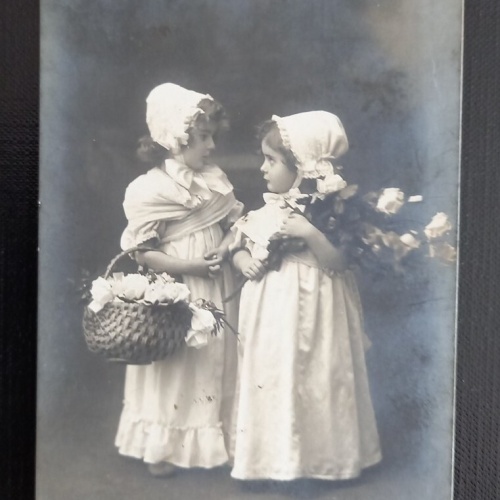 Glückwunschkarte Zum Namenstag 2 Mädchen Mit Rosen 5551 H