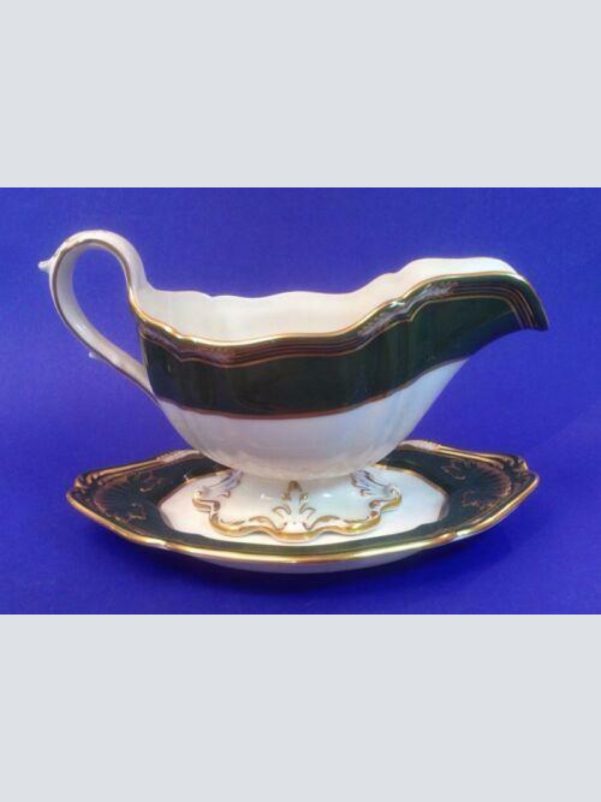 Spode Harrogate Sauciere 2 teilig Grün mit Goldrand 14116