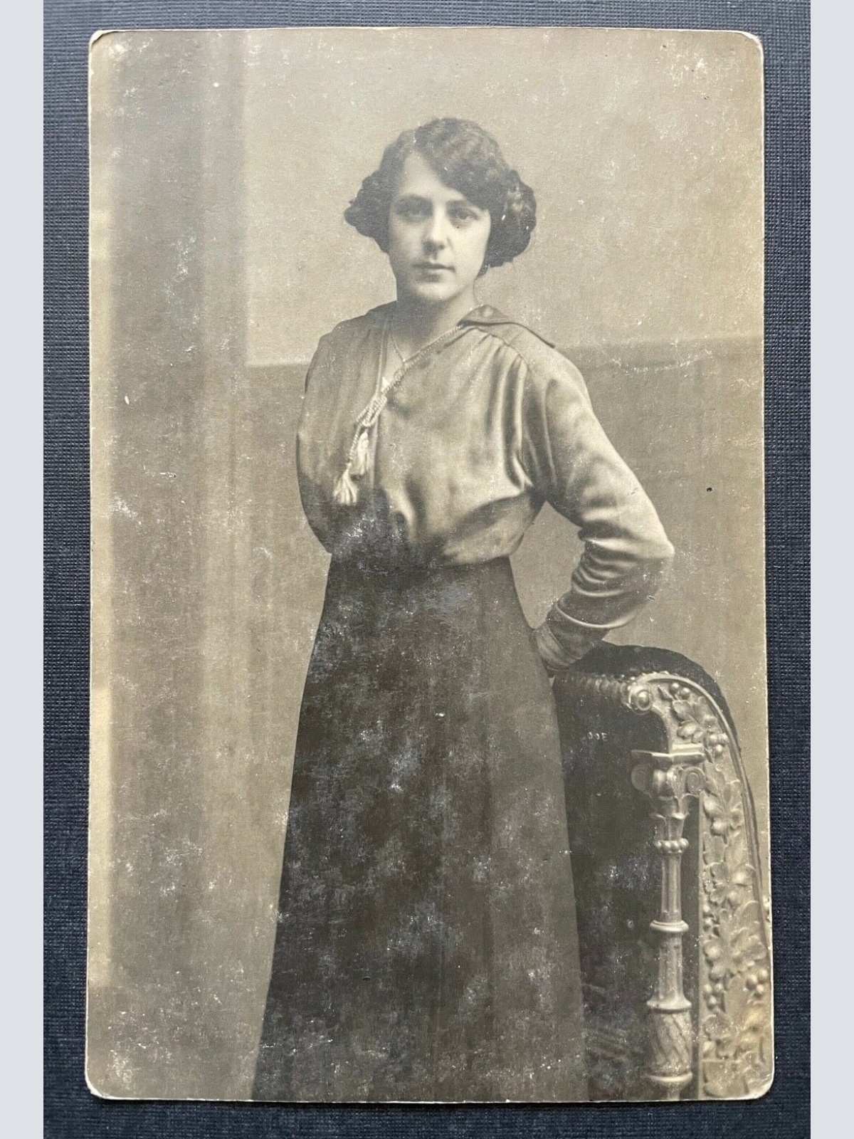 Porträt Frau Kleid Bluse Tracht Zopf Klinger Braunau Oberösterreich 400268 TH A