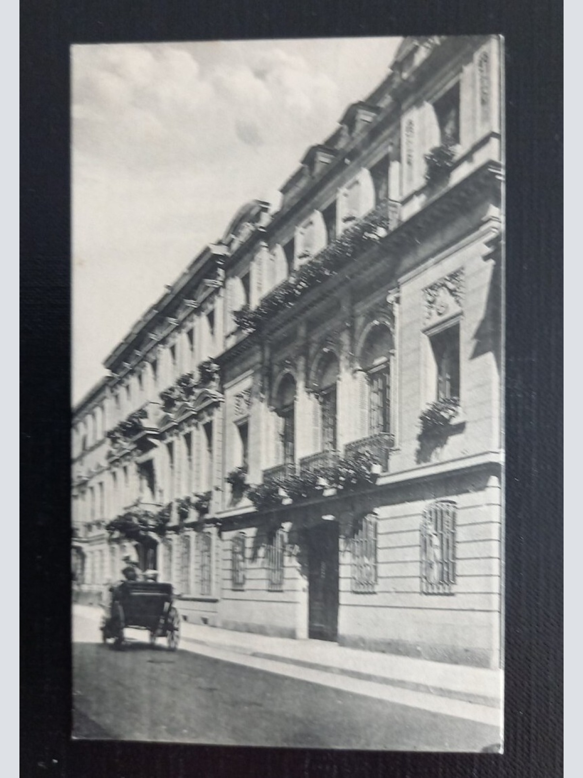 Berlin Haus Mit Kutsche 650099 G