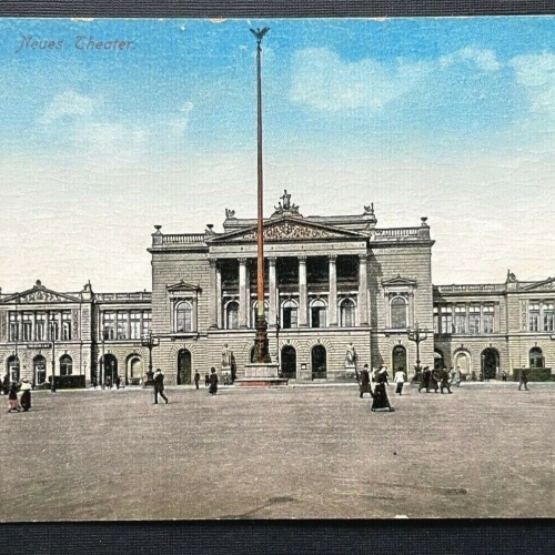 Leipzig Neues Theater Vorplatz Statue Schauspiel Sachsen Deutschland 401031 TH A
