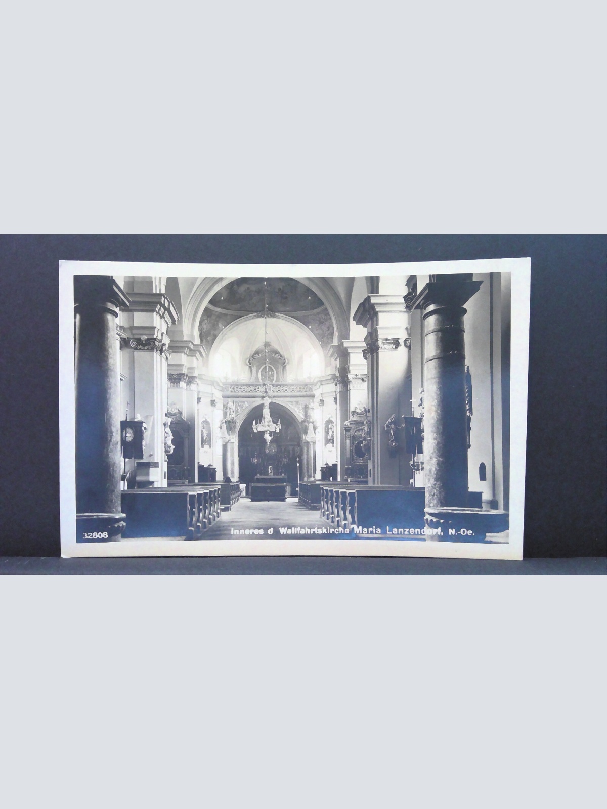 Inneres der Wallfahrtskirche Maria Lanzendorf Niederösterreich JW 650423 C