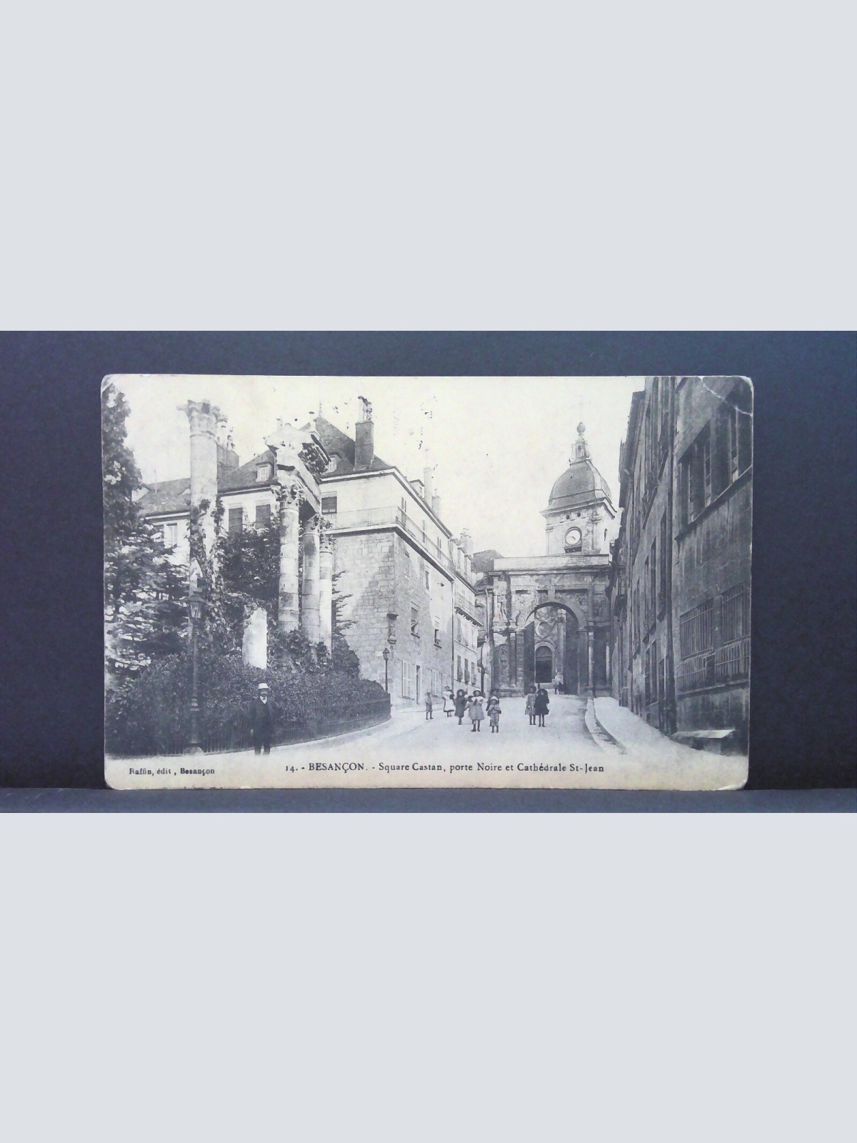 Besancon Square Castan porte Noire et Cathedrale St Jean Kinder JW 650325 C