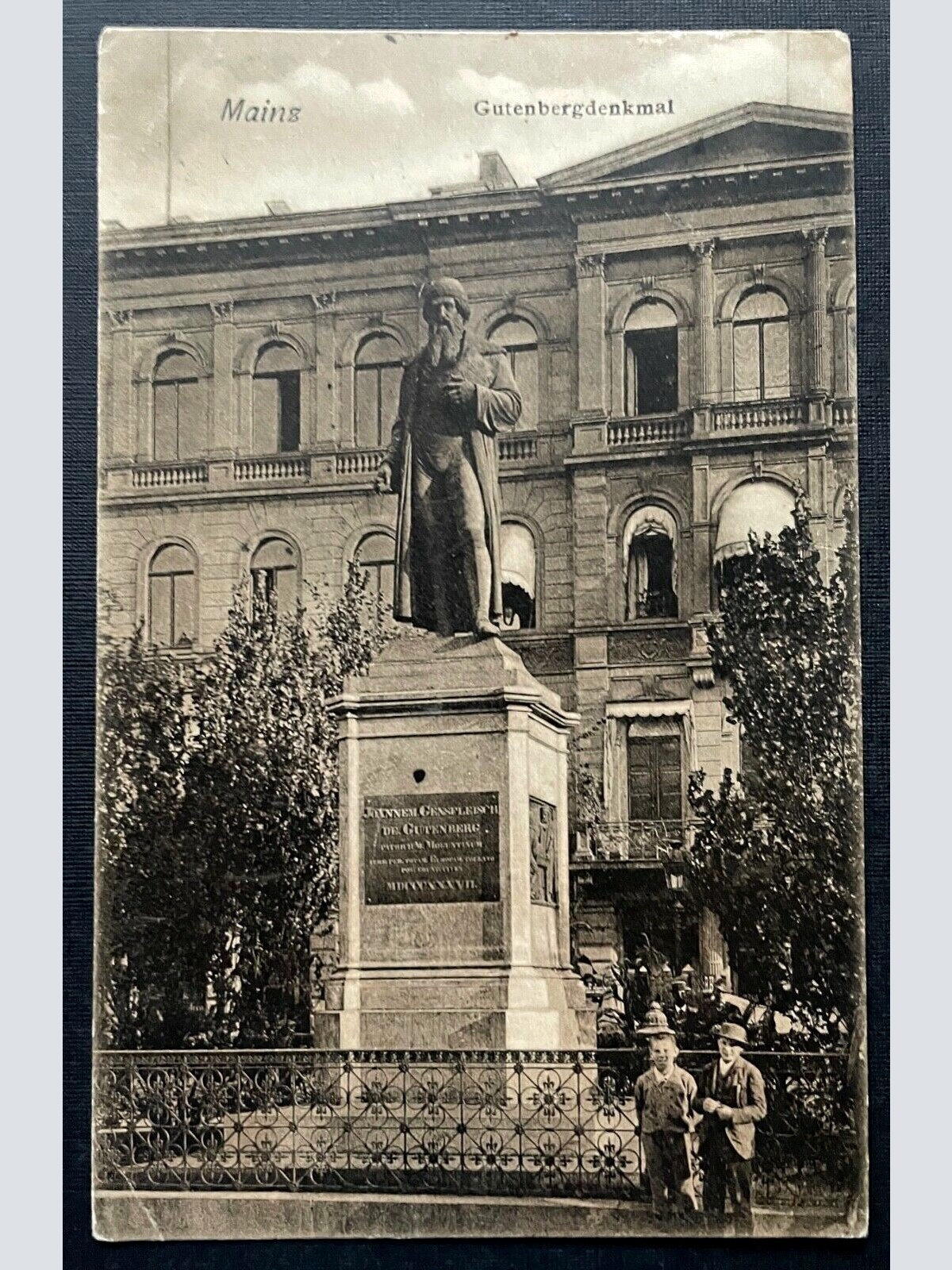 Mainz Gutenberg Denkmal Statue Buchdruck Rheinland-Pfalz Deutschland 401017 TH A