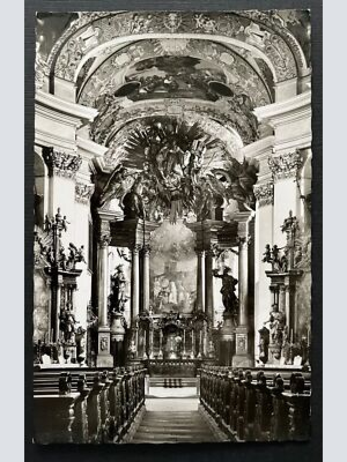 Schloss Banz Inneres der Kirche Kloster Abtei Altar Bayern Deutschland 401023 TH