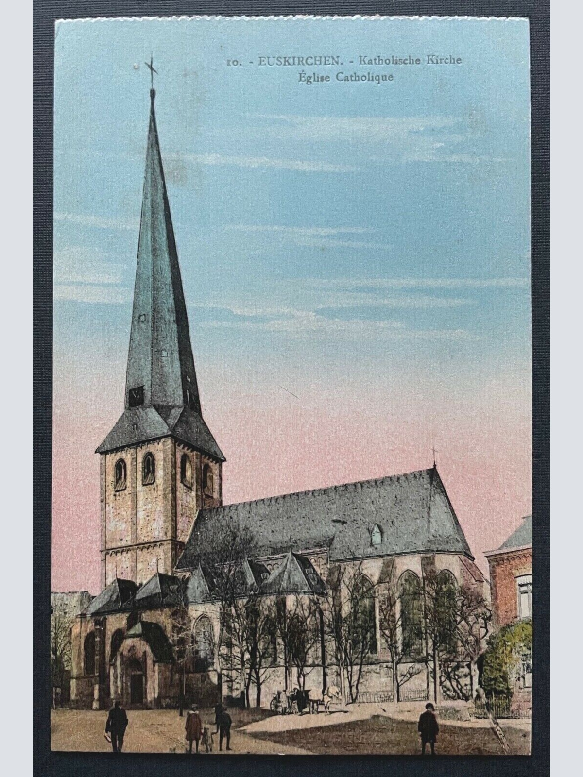 Euskirchen Katholische Kirche Vorplatz Nordrhein-Westfalen Deutschland 401056 TH