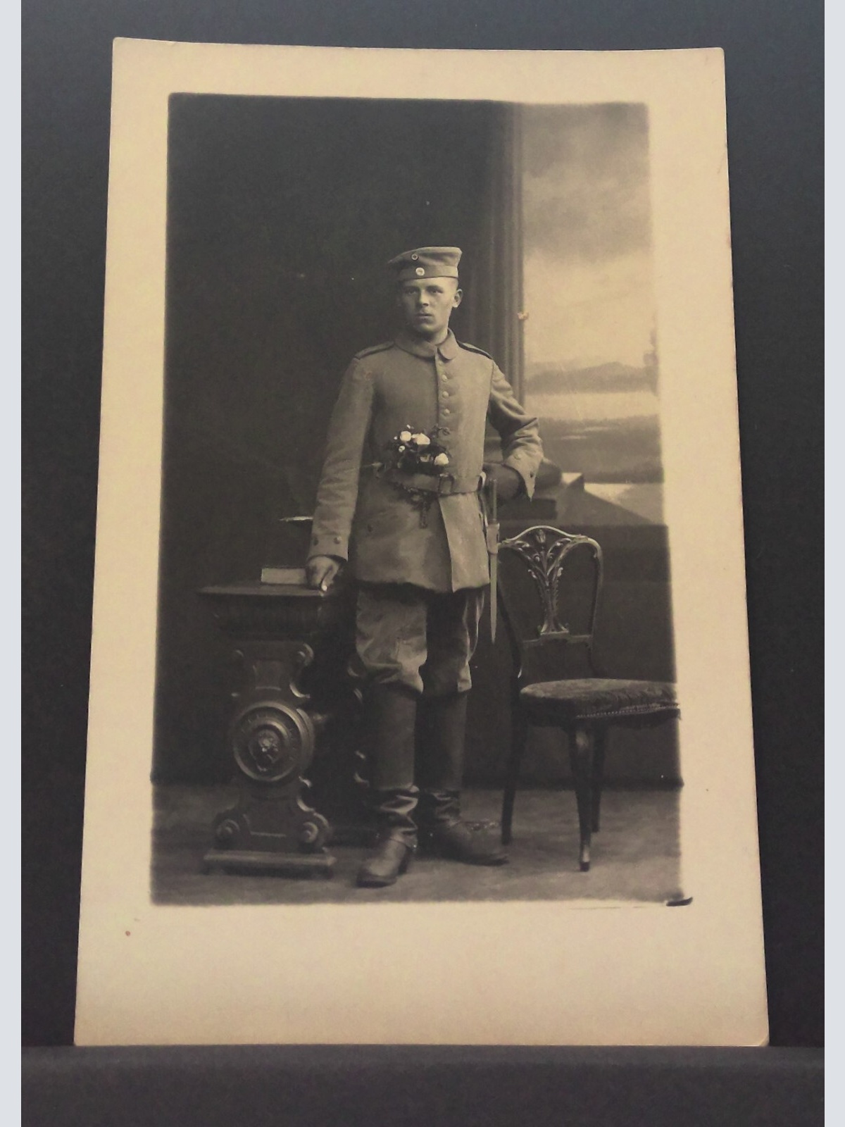 Deutsches Reich Soldatenfoto Blumenstrauß JW 650257 C