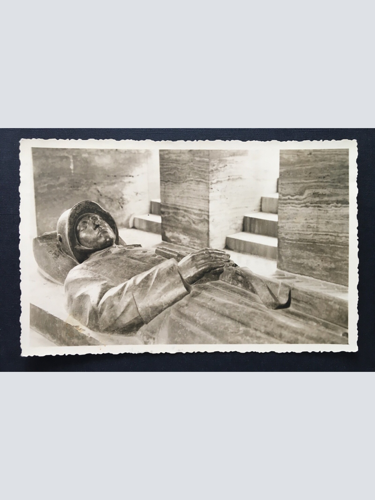 Kriegerdenkmal München Statue Soldat Militär Krieg Bayern Deutschland 400872 TH