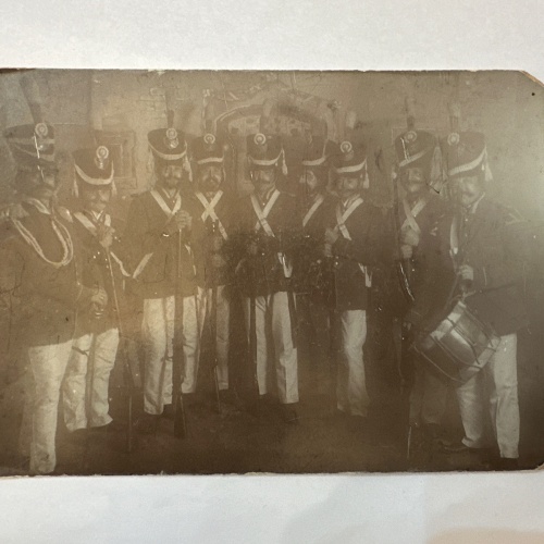 CAB Foto Soldat Uniform Gewehre Bürgerwehr ?  11,5  X 16.5 cm 423992 J