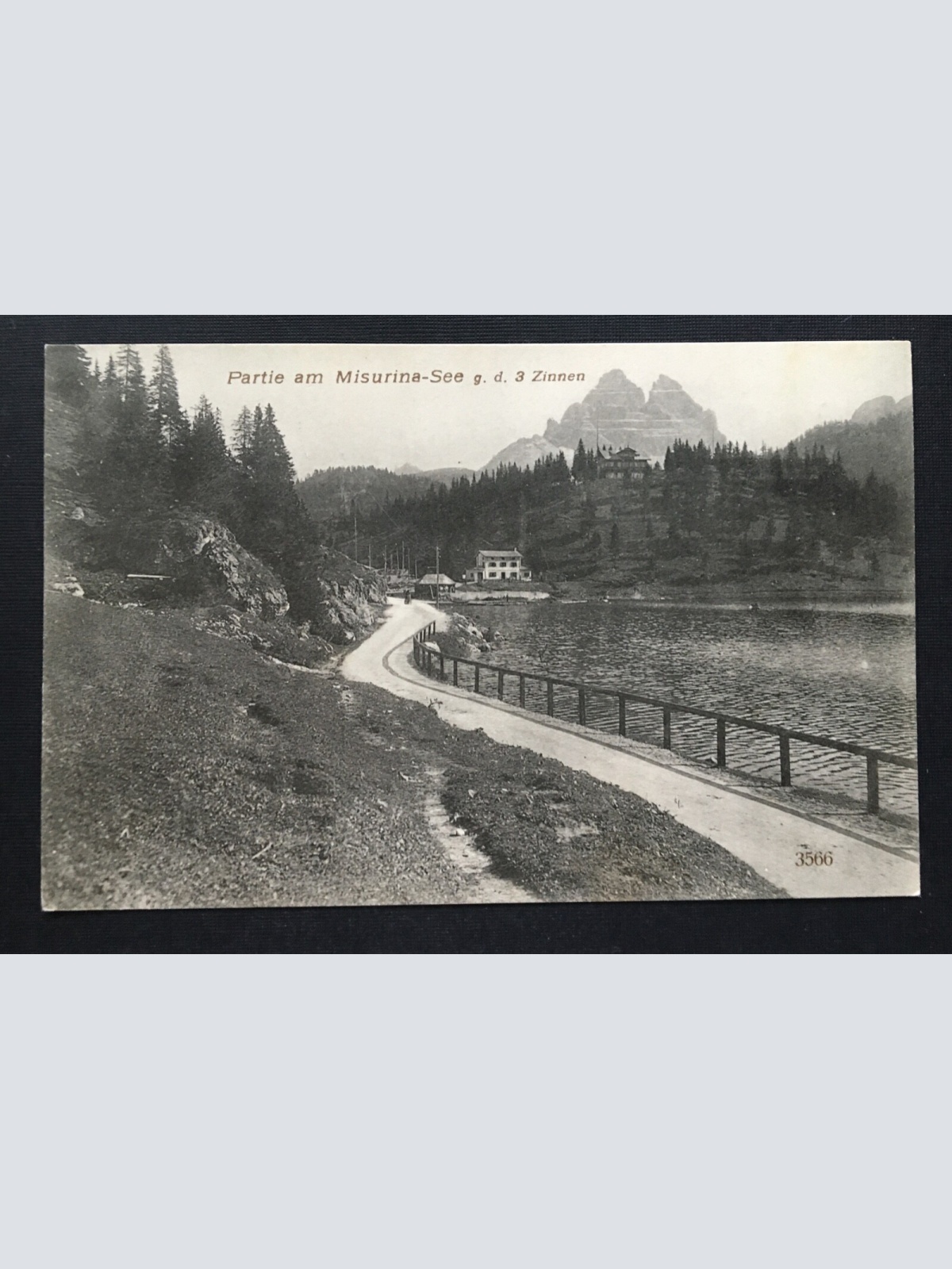 Partie am Misurina See Drei Zinnen Dolomiten Alpen Italien 400903 TH A
