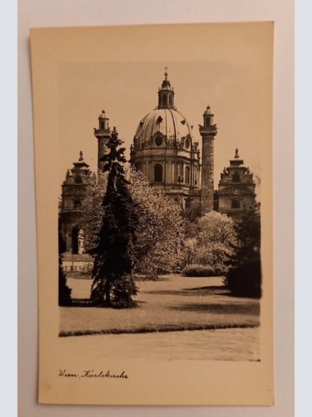 Wien Karlskirche 600578A gr D