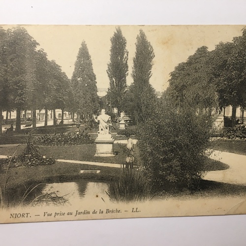 Niort - Vue prise au Jardin de la Breche. 651