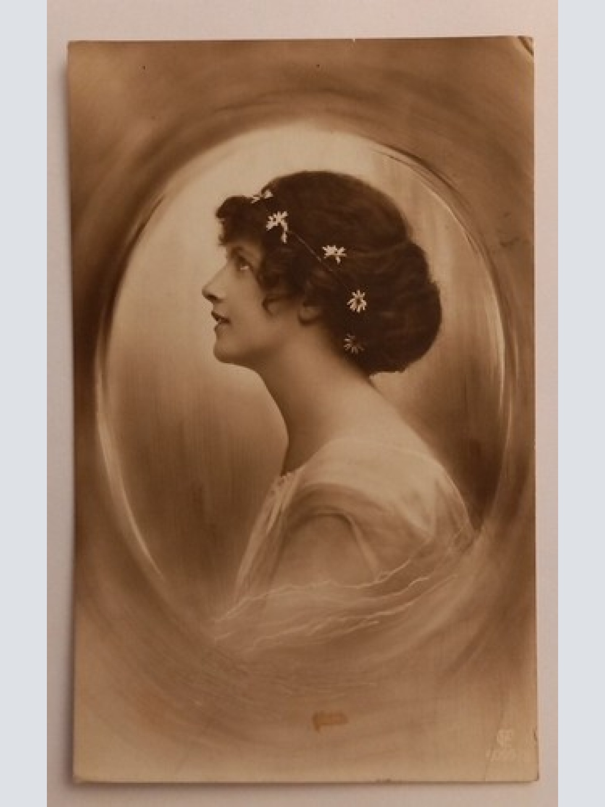 Römische Idylle - Mädchen - Künstlerkarte 600602A gr D