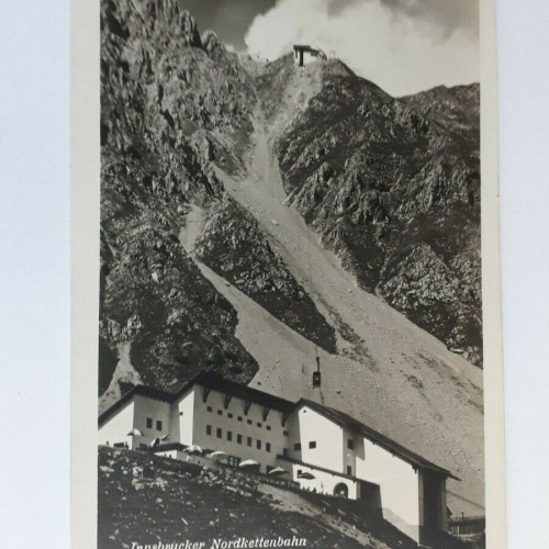 Innsbrucker Nordkettenbahn Station Seegrube 1905m mit Bergstation 2300m 11141