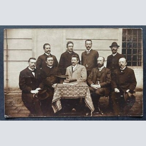 Porträt Gruppenaufnahme Männer Anzug Krawatte Tracht Jacke Bart Tisch 400410 TH