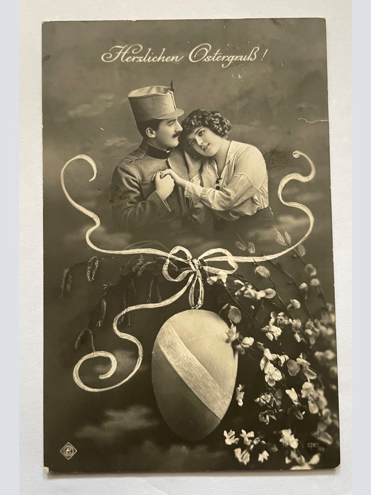 Herzlichen Ostergruß Krieg Soldat Uniform Frau Paar Ostern Ei 650139 K TH