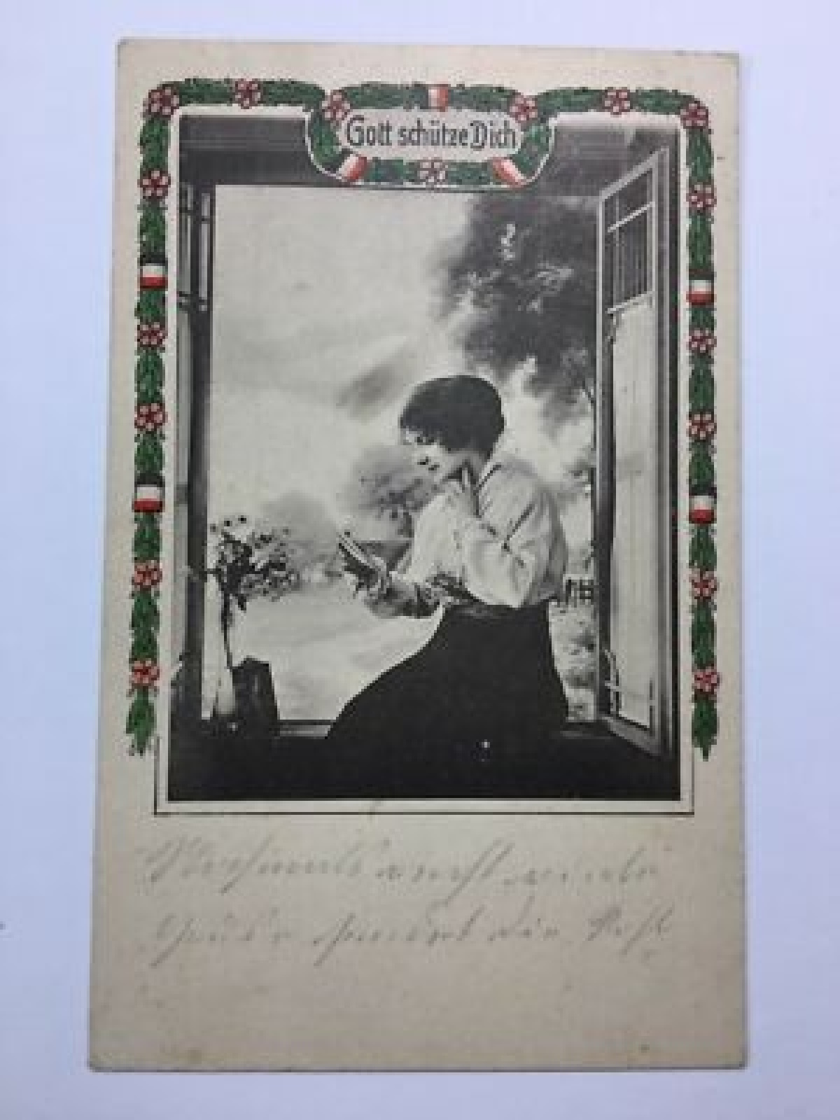 Gott schütze Dich - Frau vor Fenster 514