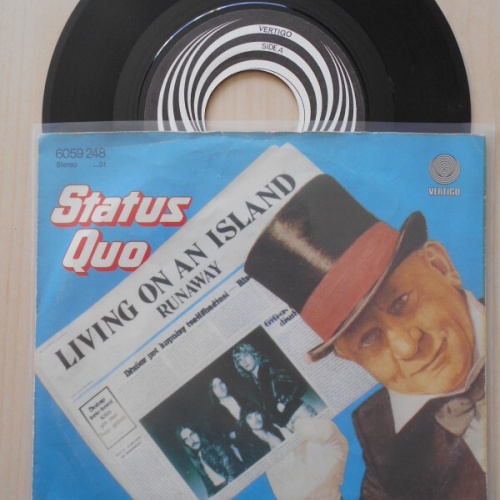7", Single Status Quo - Living On An Island