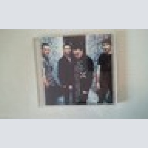 MAXI-- U2 --STUCK IN A MOMENT--3  TRACKS