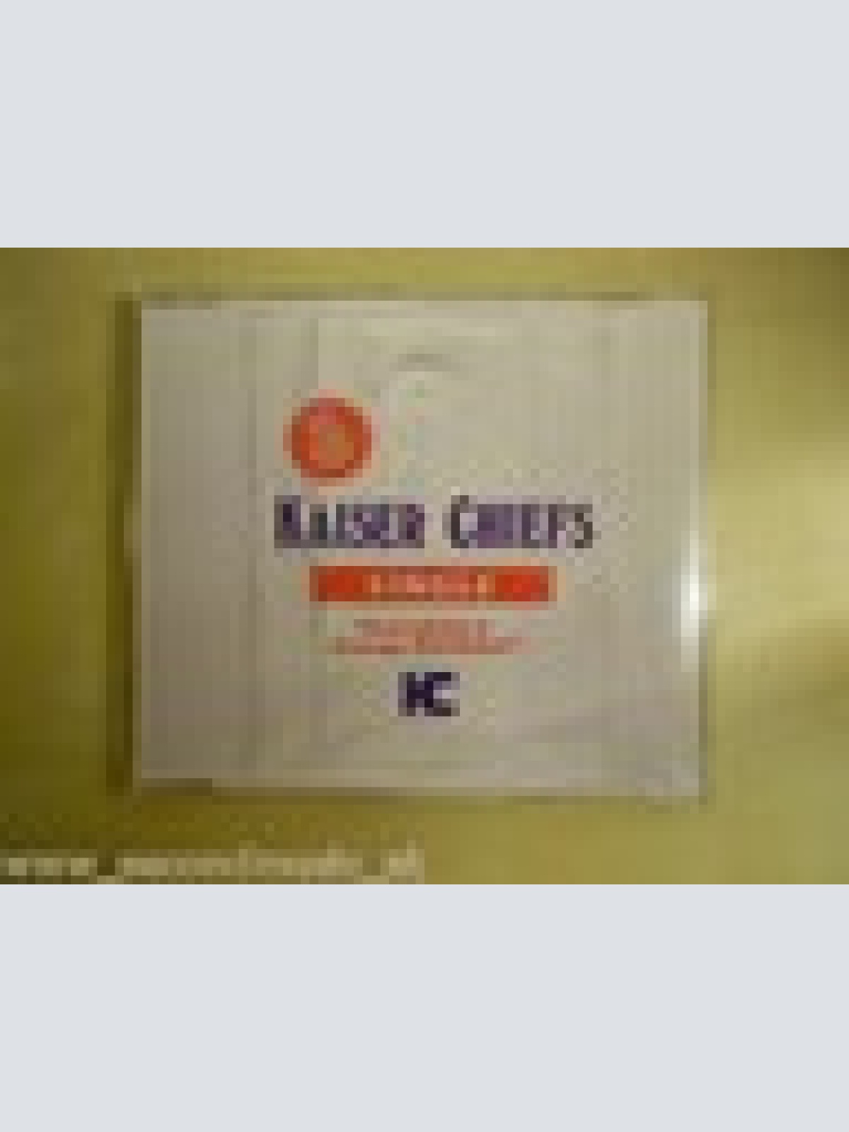 MAXI CD- KAISER CHIEFS--EVERYTHING IS AVERAGE NOWADAYS--4  TRACKS