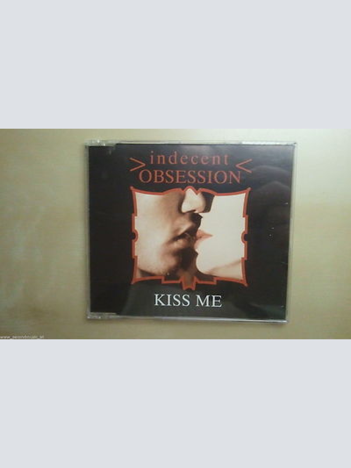 MAXI CD-INDECENT OBSESSION---KISS ME --3 TRACKS