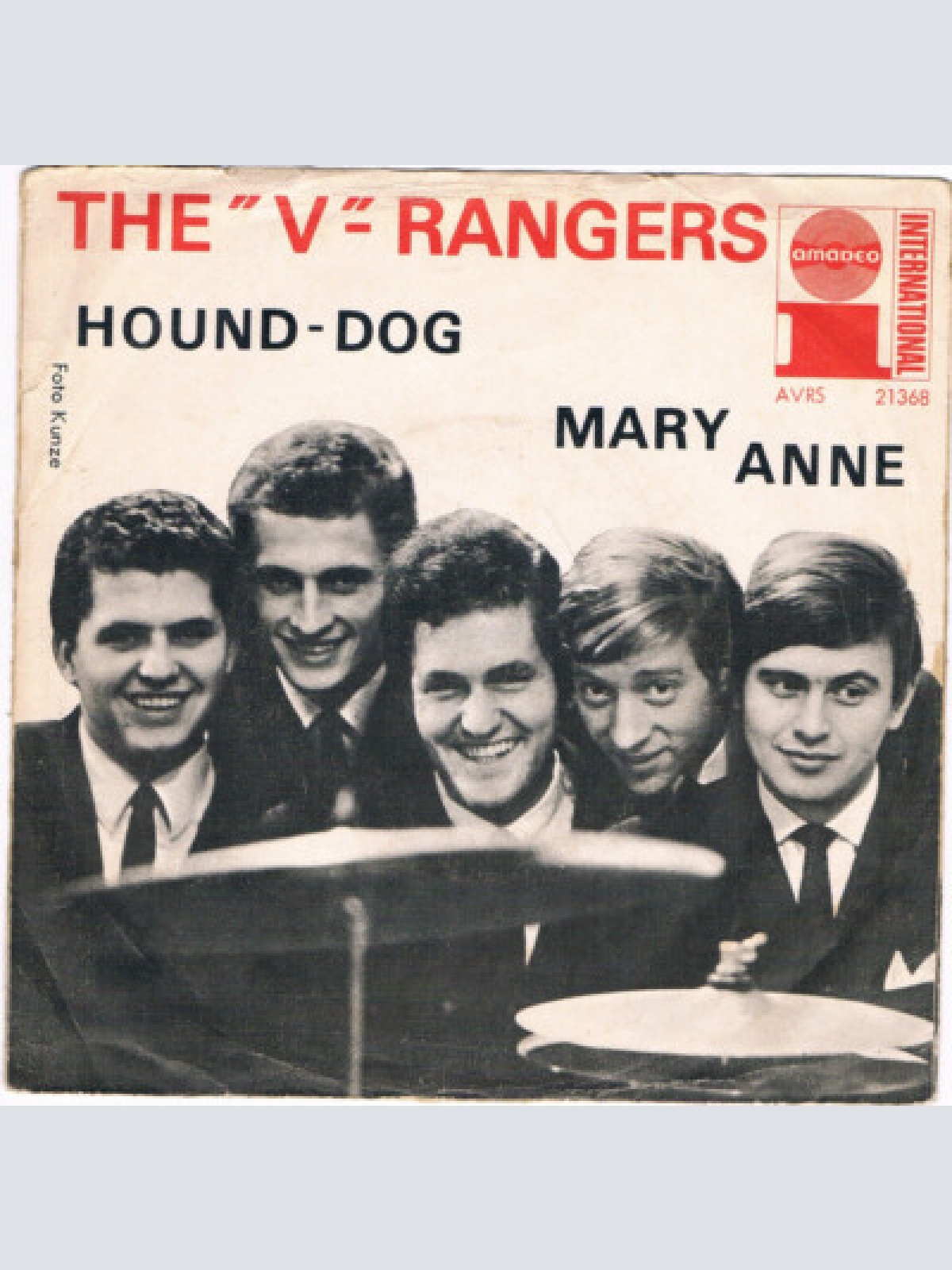 7", Single The "V" Rangers - Hound Dog / Mary Anne