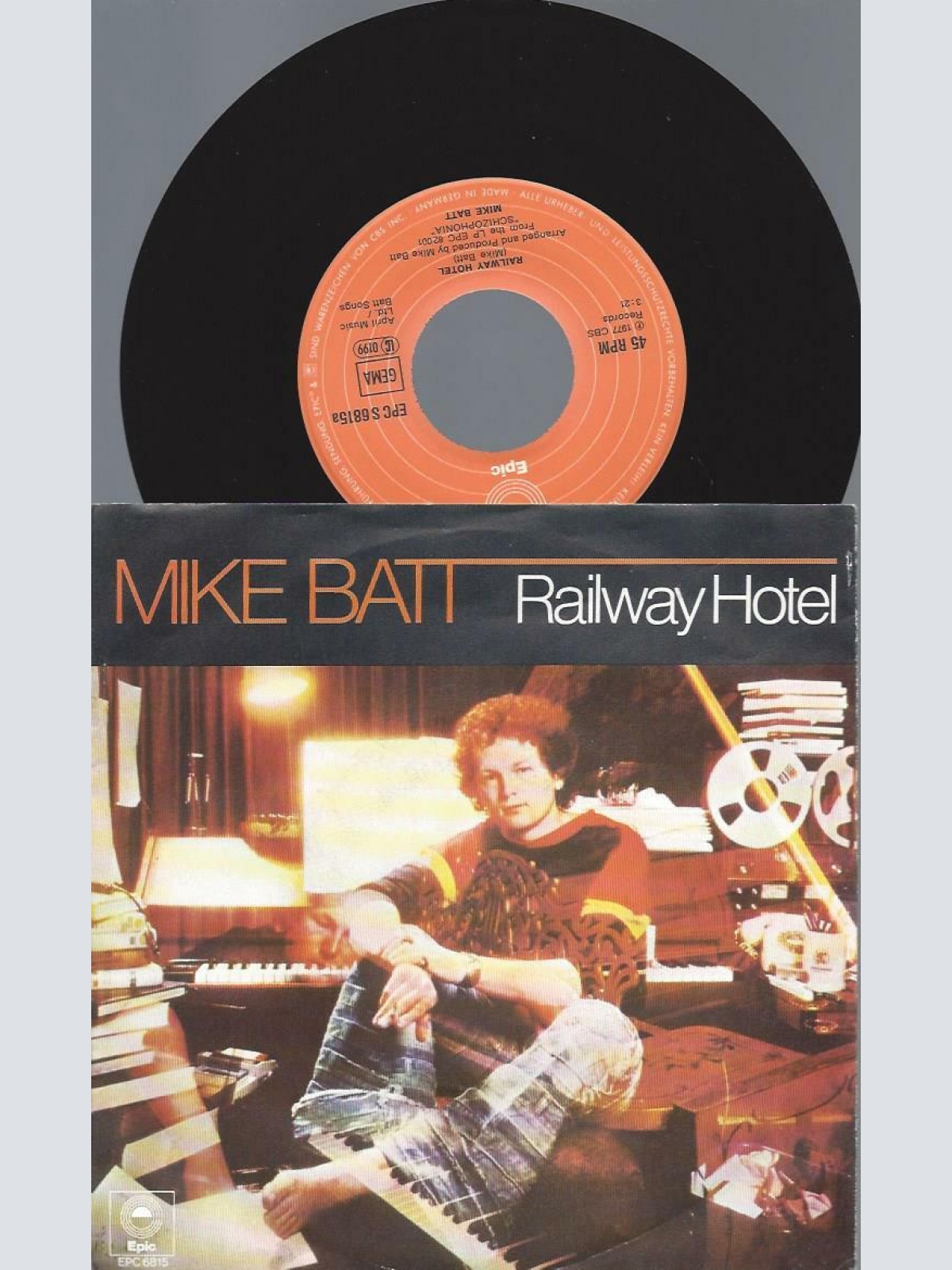 7"   Mike Batt  Railway Hotel