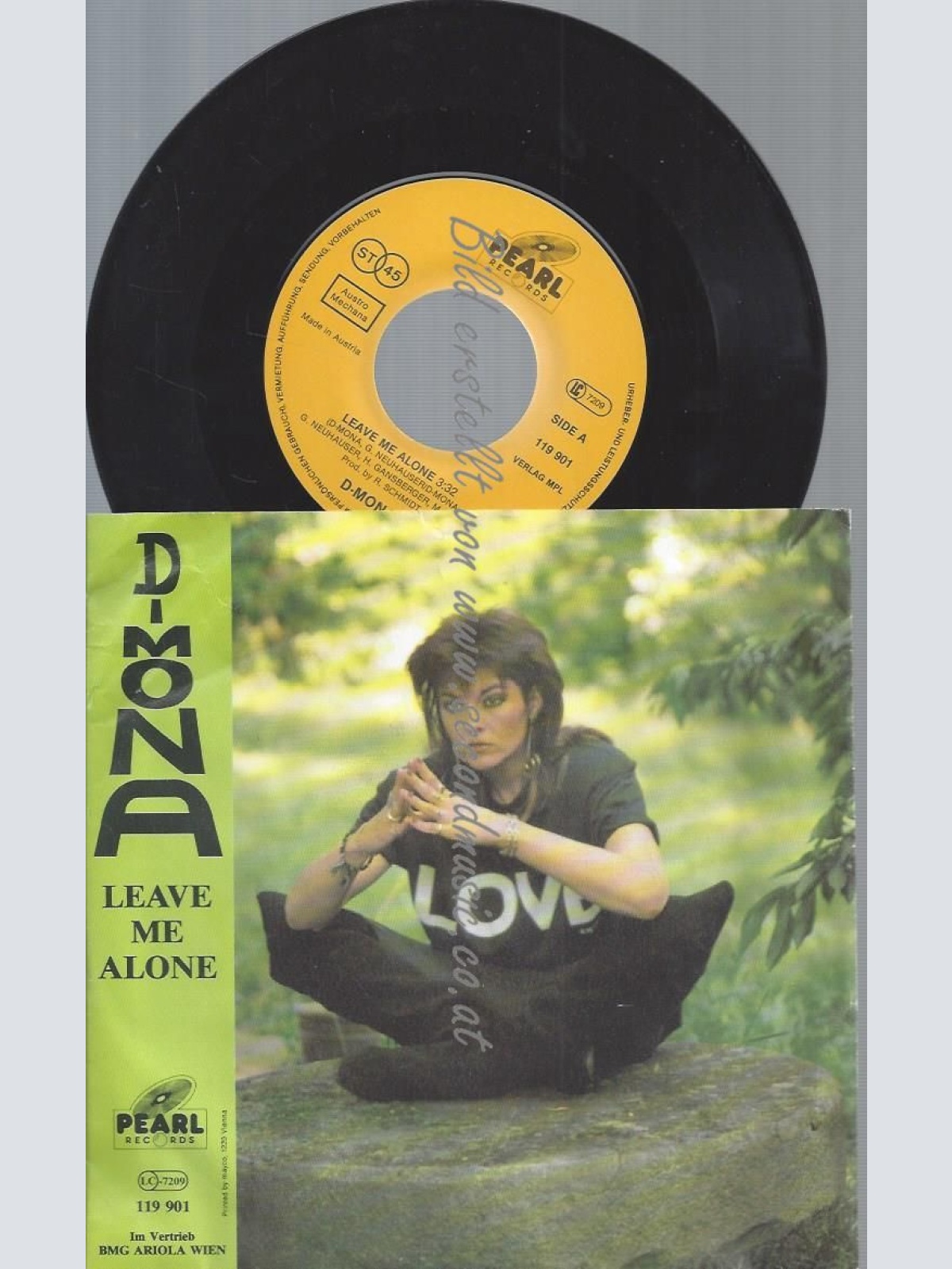 7"  D-MONA LEAVE ME ALONE