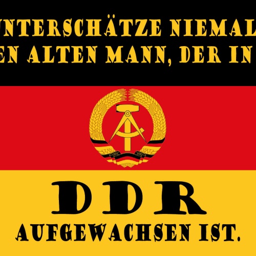 Schild DDR Aufgewachsen Ostdeutschland Osten 12x18 / 20x30 / 30x40 Blech od.Holz