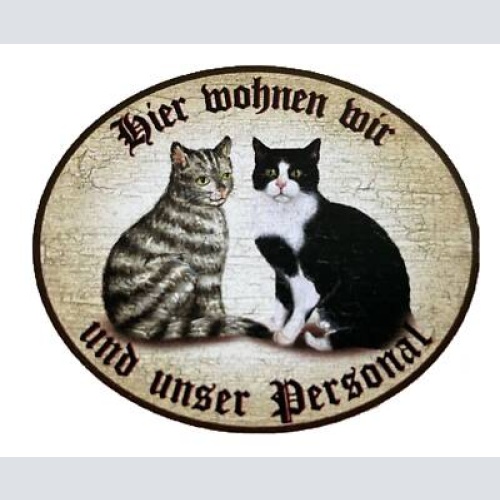 Kuk nostalgie holzschild "hier wohnen wir u.u. personal“ duo katze tabby sw