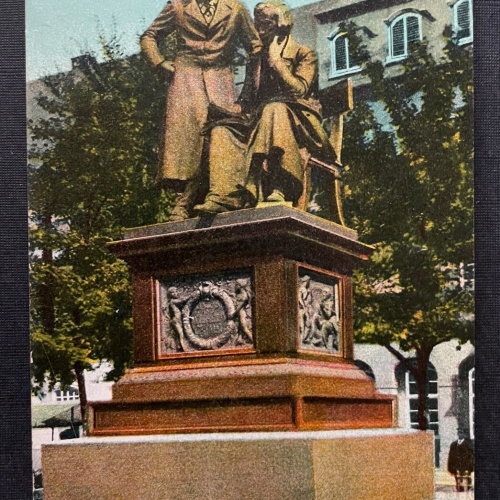 Hanau Brüder Grimm National Denkmal Doppel Statue Hessen Deutschland 400456 TH F
