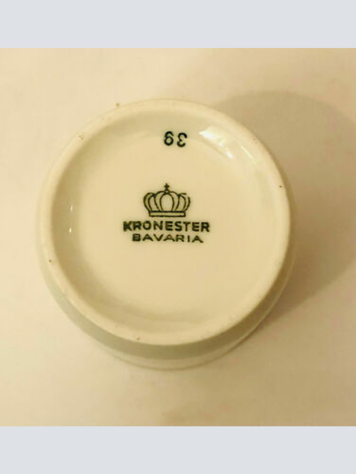 Mocca Tasse Kronester Porzelan Bavaria mit Fassung und Untertasse aus Zinn190033