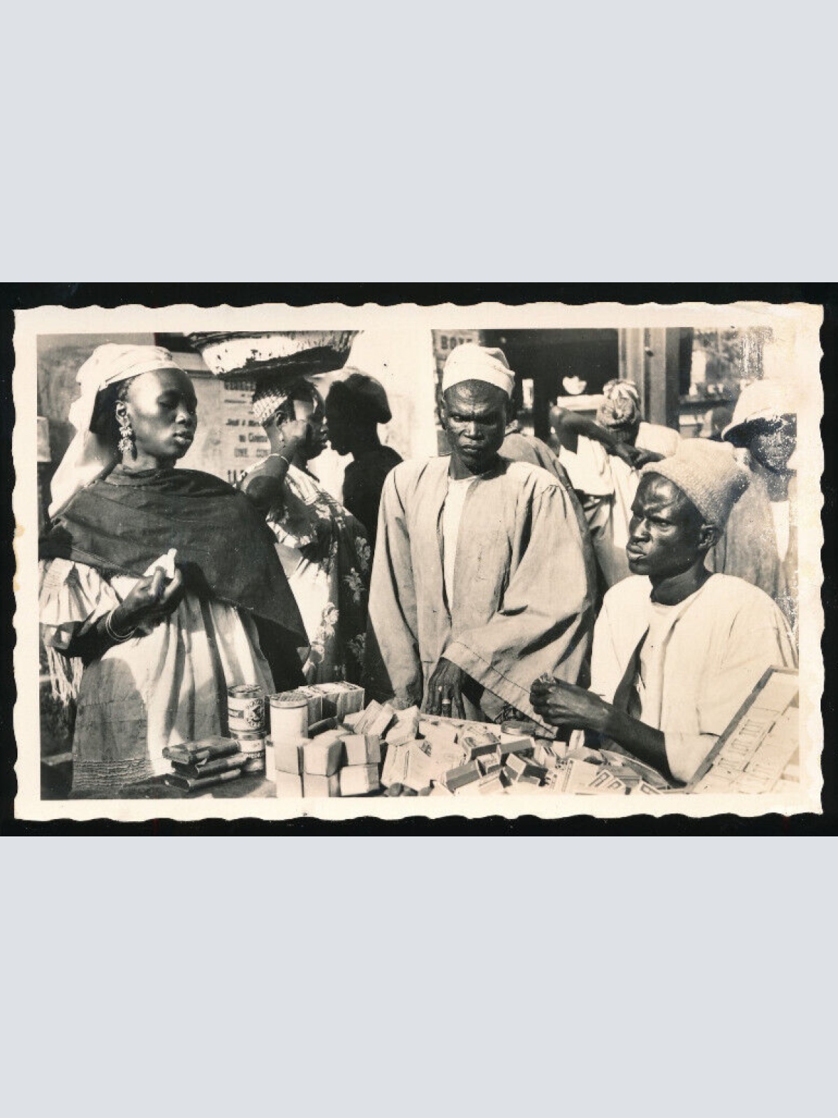 AK aus Dakar am Markt Au marche Kermel (672)