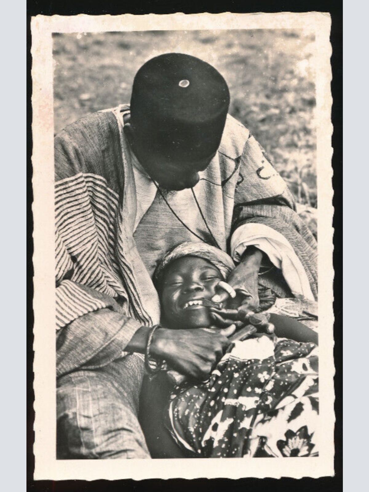 AK aus Niger Zahnarzt schärft Zähne mit Meißel Westafrika (684)