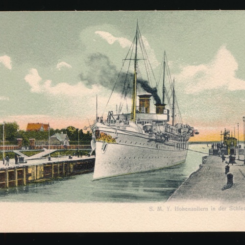 AK aus Holtenau vom der S.M.Y. Hohenzollern in der Schleuse Dampfer (248)