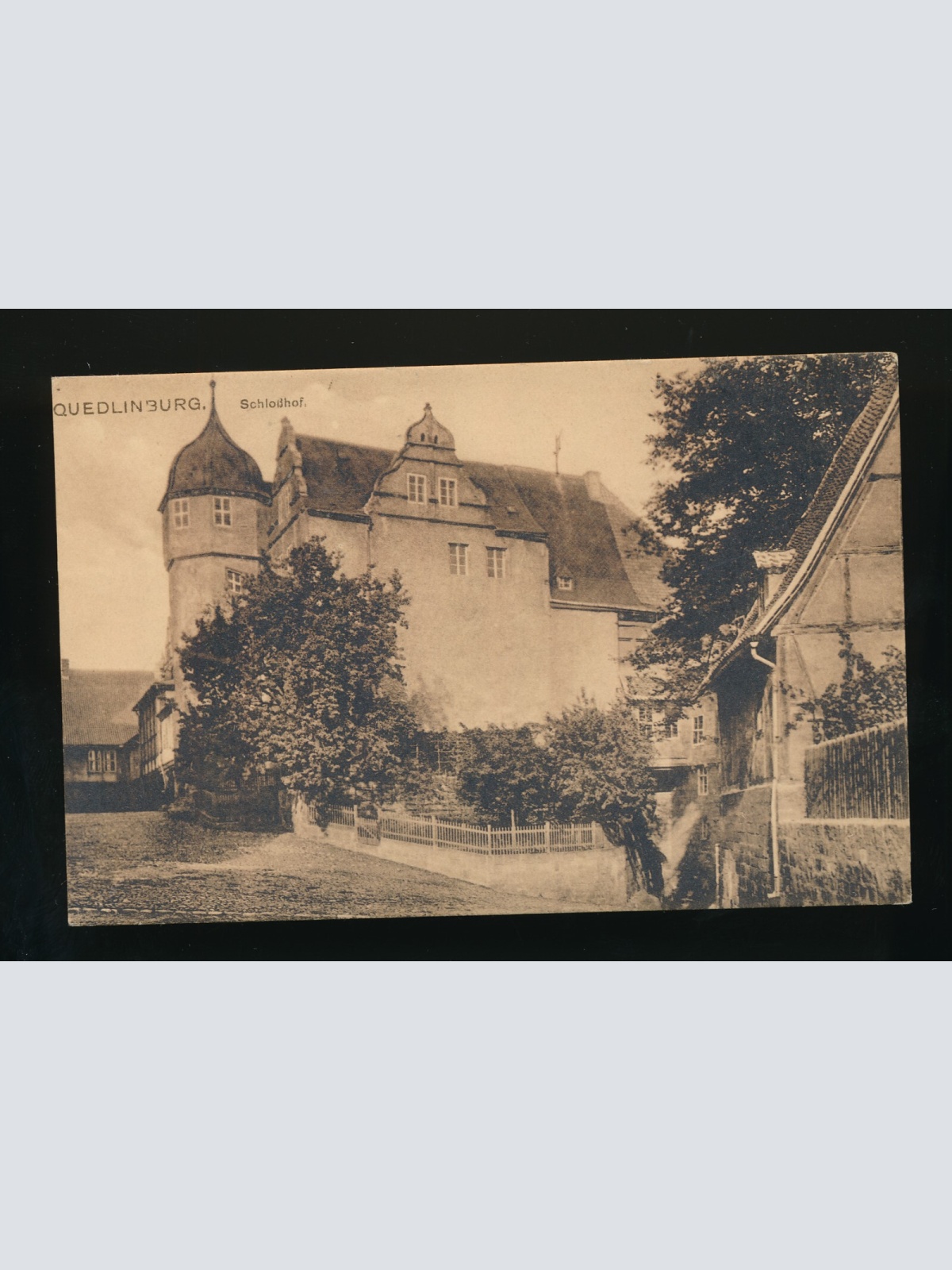 AK aus Quedlinburg Schloßhof Sachsen-Anhalt (199)