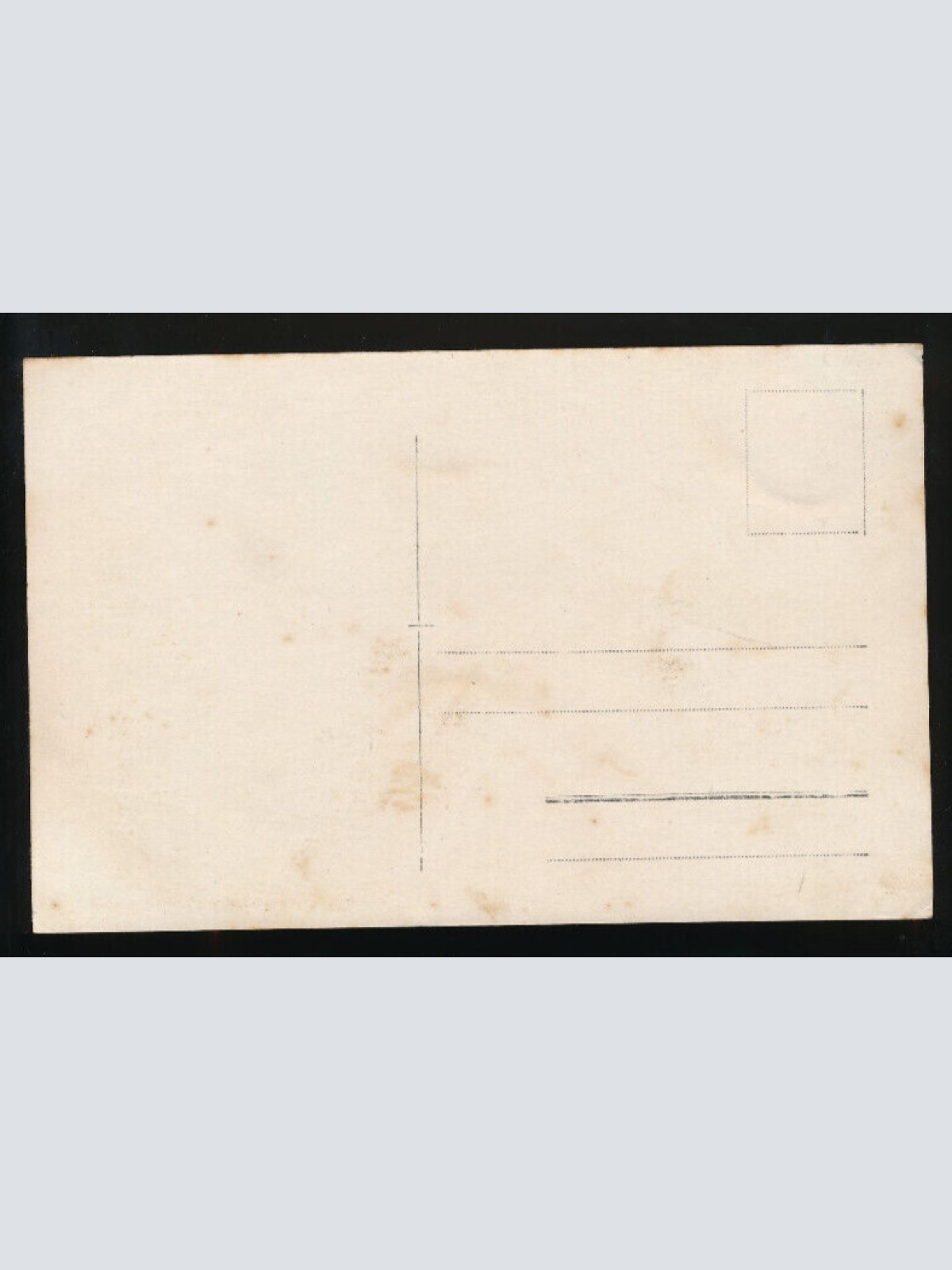 AK sechs Soldaten vor einer Stellung (259)