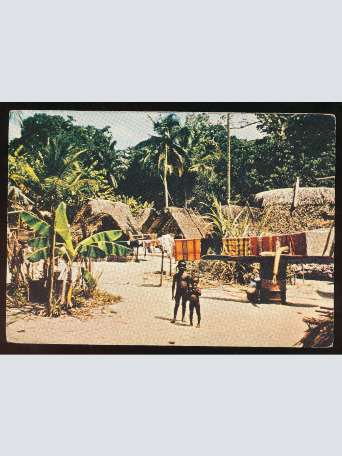 AK aus Surinam - Suriname Walddorf Wood Village mit 2 Kindern Frankreich  (1121)