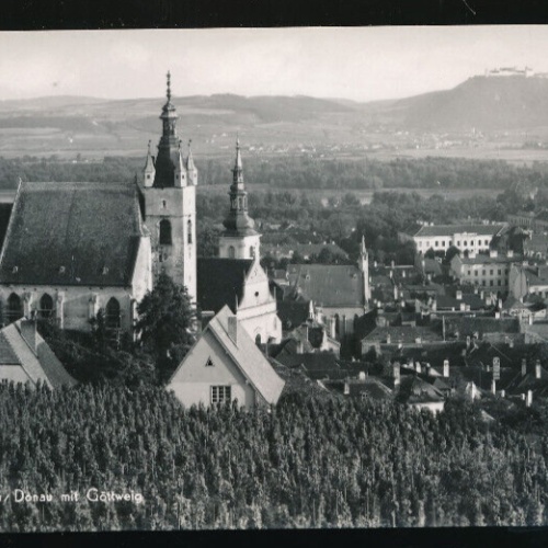 AK aus Krems a. d. Donau mit Göttweig Niederösterreich (1322)