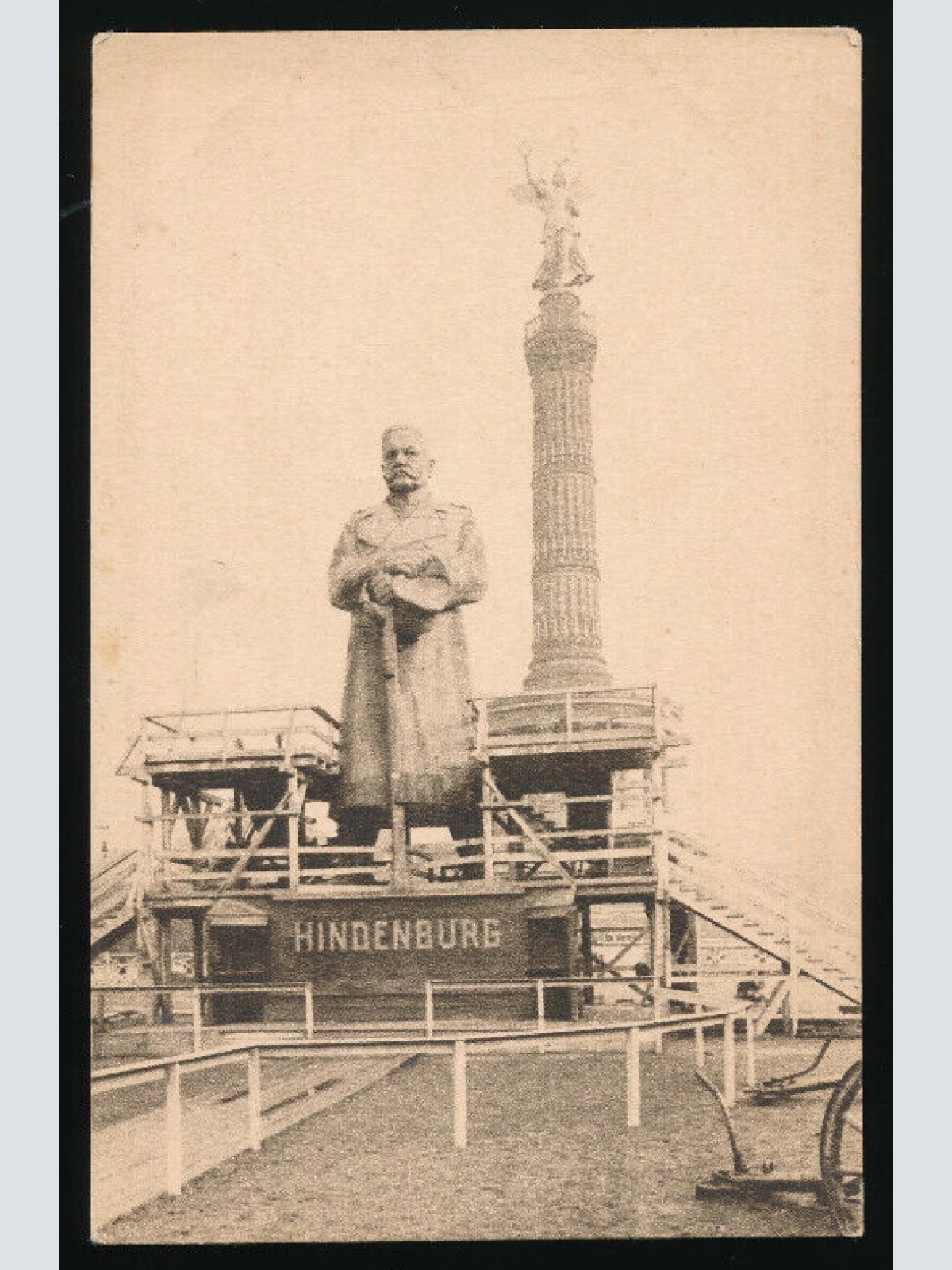 AK der Eiserne Hindenburg von Berlin Deutscher Generalfeldmarschall 1.Wk (2575)