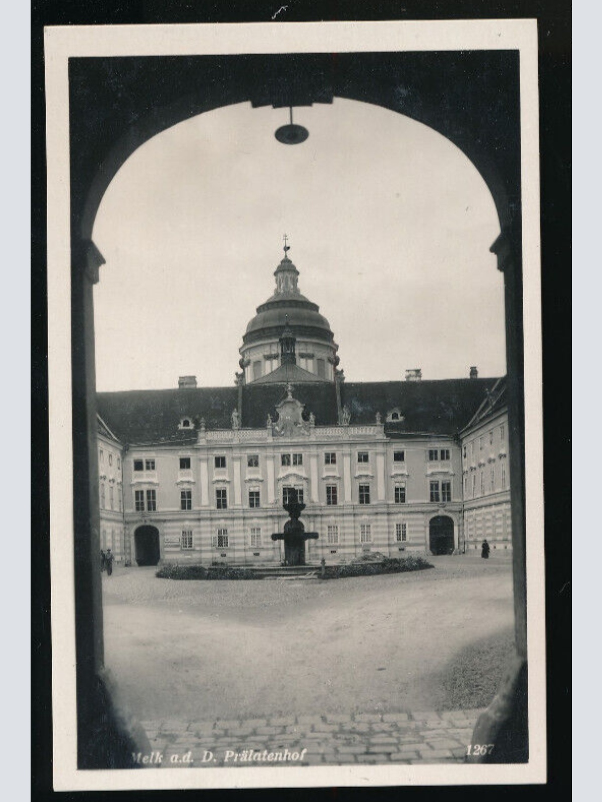 AK aus Melk an der Donau Prälatenhof Niederösterreich (2607)