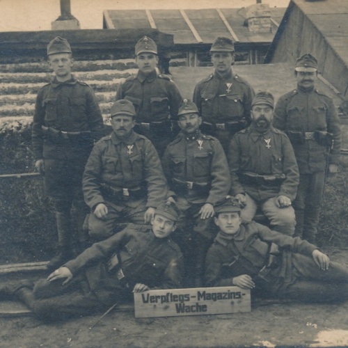 AK, Militaria, Verpflegs - Magazins - Wache (S272)