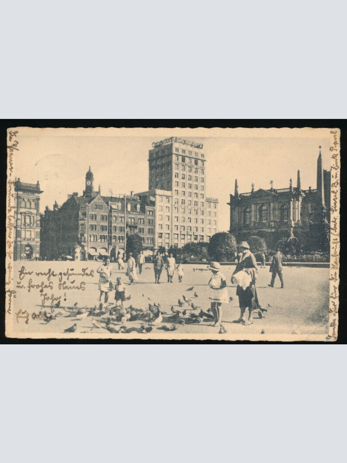 AK aus Leipzig Taubenfüttern Sachsen (4095)