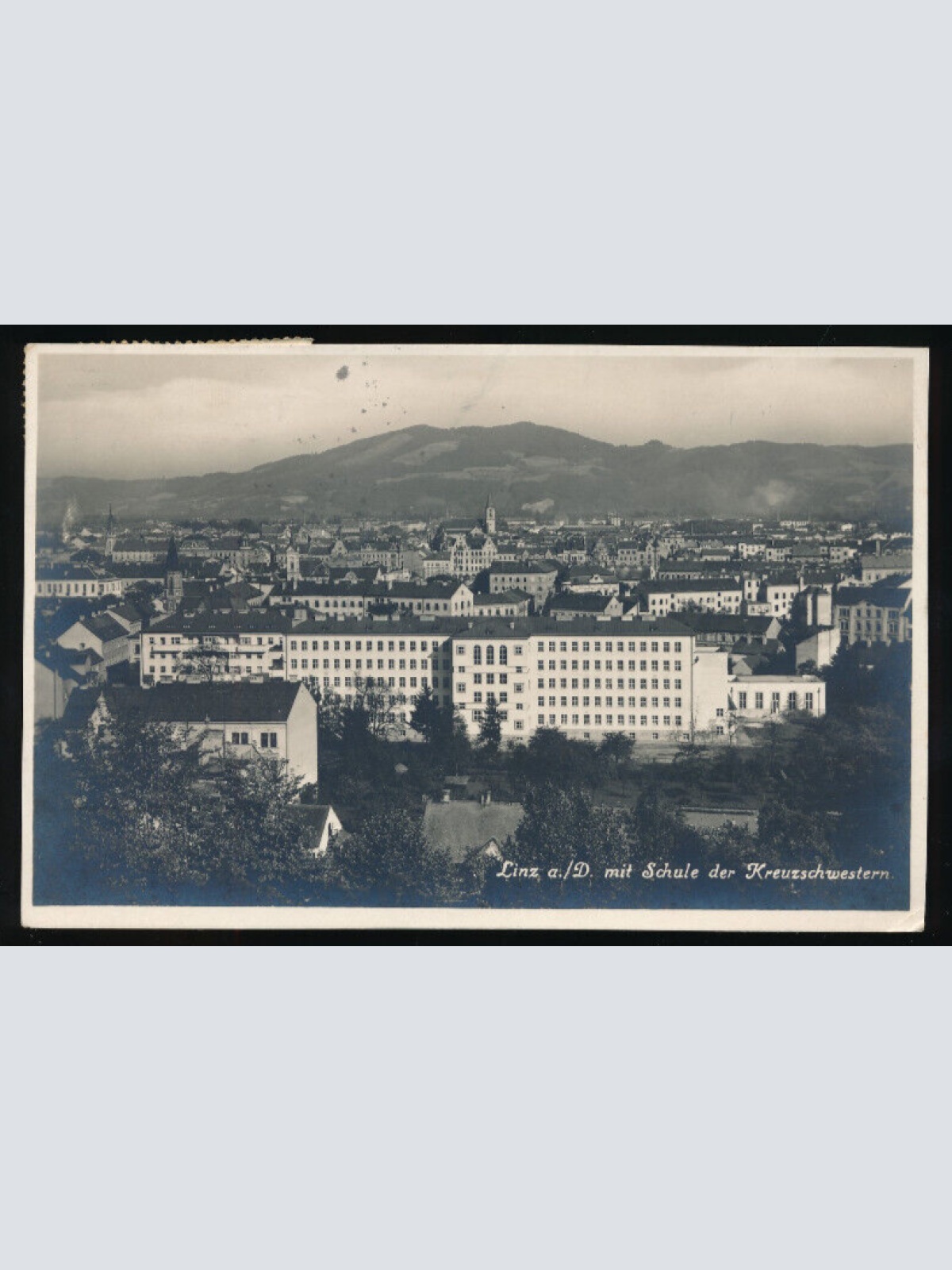 AK aus Linz an der Donau mit Schule der Kreuzschwestern Oberöstereich (4213)