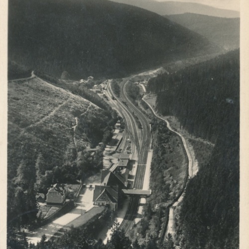 AK, Blick von Bärenstein mit Bahnhof Oberhof, Thüringen, Deutschland (S421)
