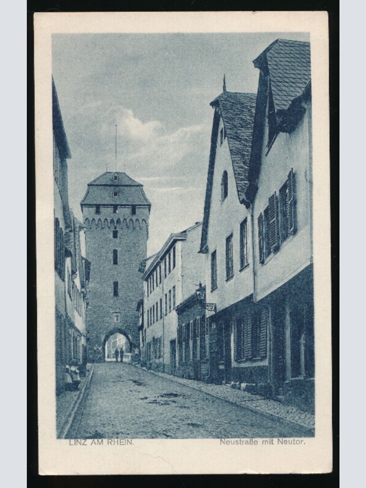 AK aus Linz am Rhein Neustraße mit Neutor Rheinland - Pfalz (4432)