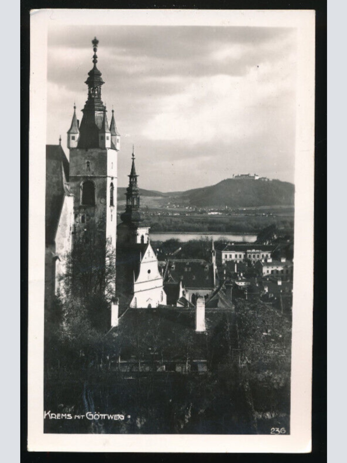 AK aus Krems mit Göttweig Niederösterreich (4401)