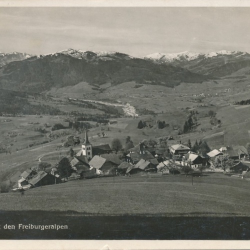 AK, Guggisberg mit den Freiburgeralpen, Schweiz (S1175)