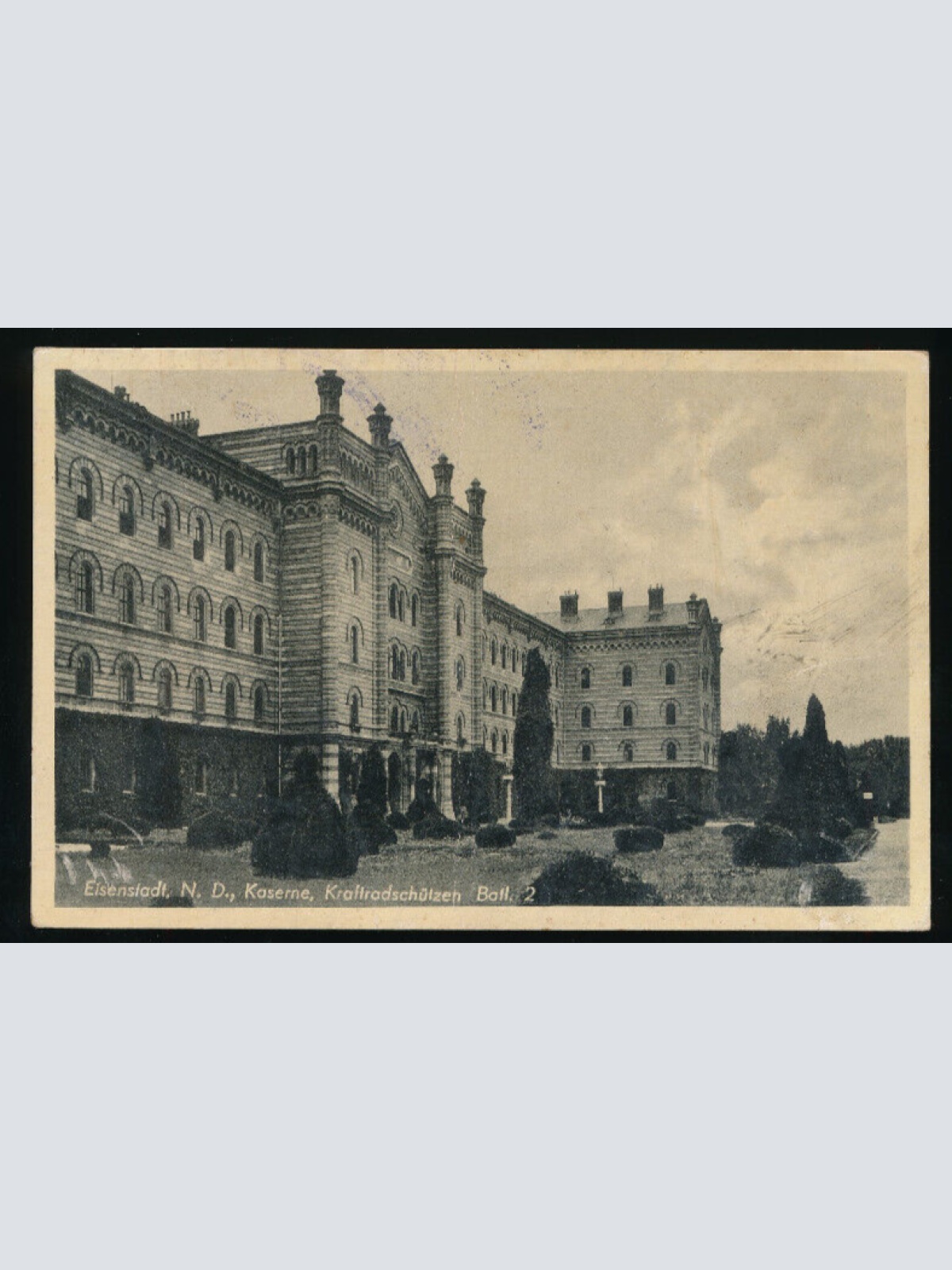 AK aus Eisenstadt mit Kaserne Niederösterreich (5710)